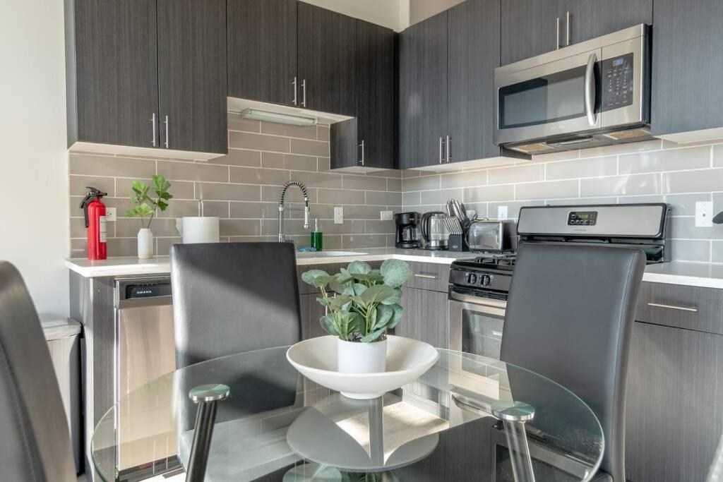 Mccormick Place Beautiful 2Br Apartment With Optional Parking Sleeps Up To 8 Near Soldier Field, Grant Park And Lakefront Trail Chicago Ngoại thất bức ảnh